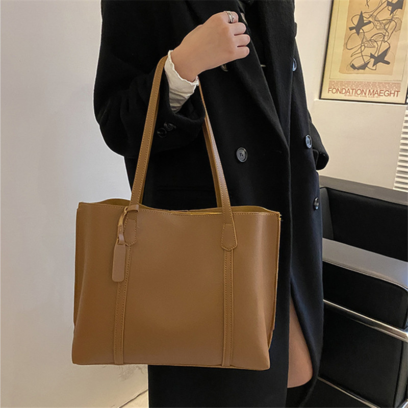 Klasyczna czarna torba typu to – Leatherwork Wallet recenzja i cena