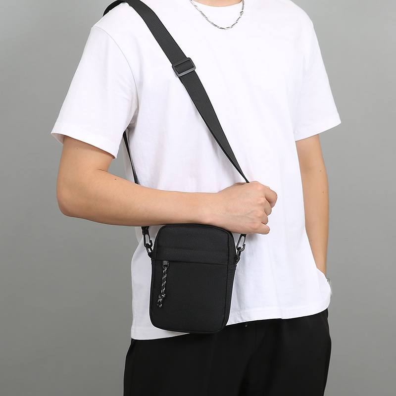 Prosta, codzienna mini torba n – Leatherwork Letters recenzja i cena