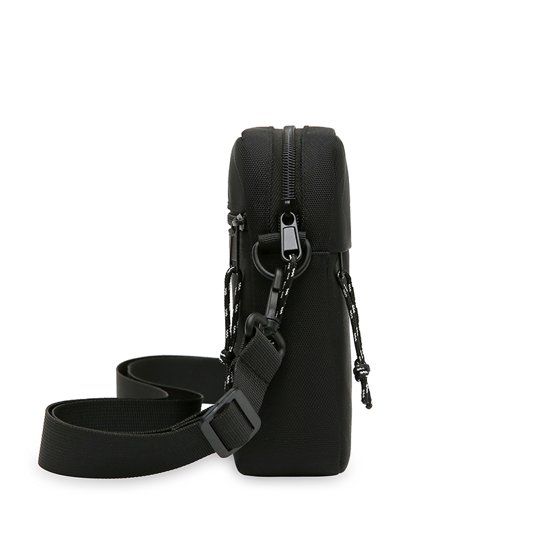 Prosta, codzienna mini torba n – Leatherwork Letters recenzja i cena